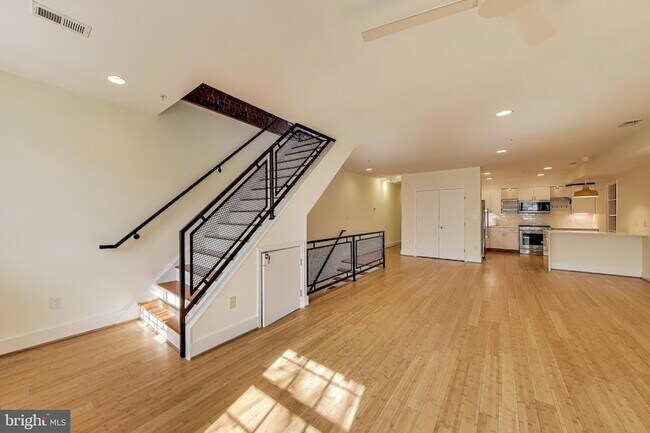 Foto del edificio - 1129 Columbia Rd NW