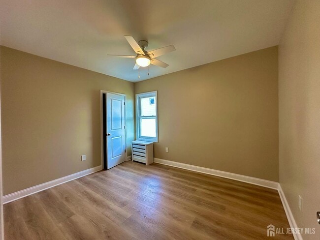Building Photo - 53 Thornall St