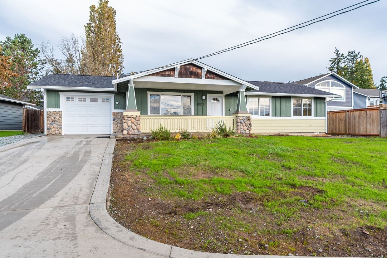 3 Bedroom 2 Bath Single Story Home House Rental in Oak Harbor, WA