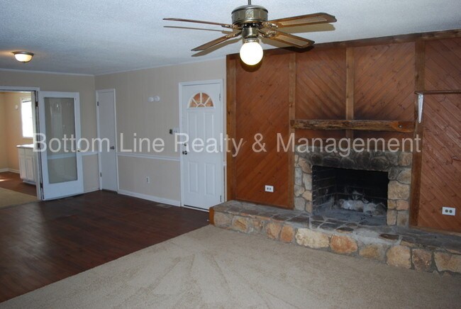 Building Photo - 428 Stagecoach Rd