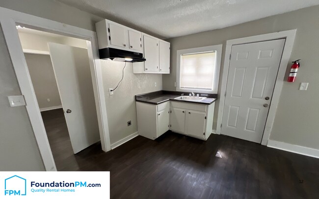 Foto del edificio - 1371 E Trigg Ave