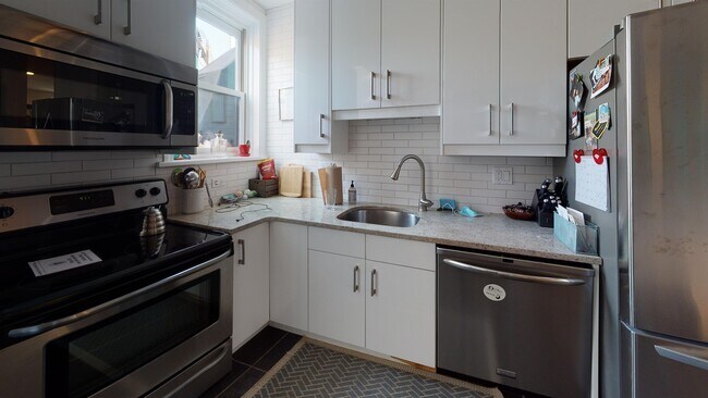Building Photo - 631 Tremont St