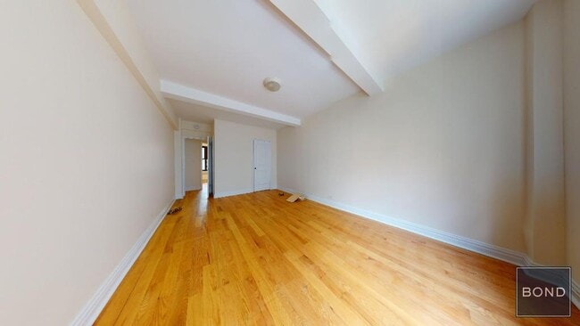 Building Photo - 141 E 56th St