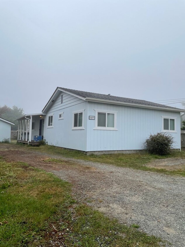 Foto principal - Single Family Home In McKinleyville!