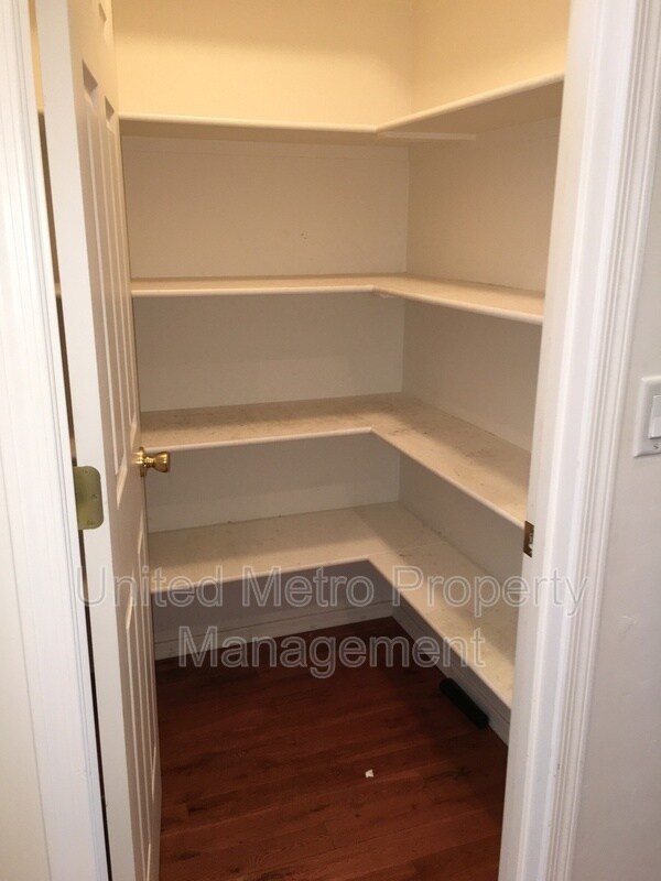 Building Photo - 3750 N Meadowlark Dr