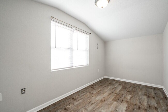 Foto del edificio - 276 S Center St