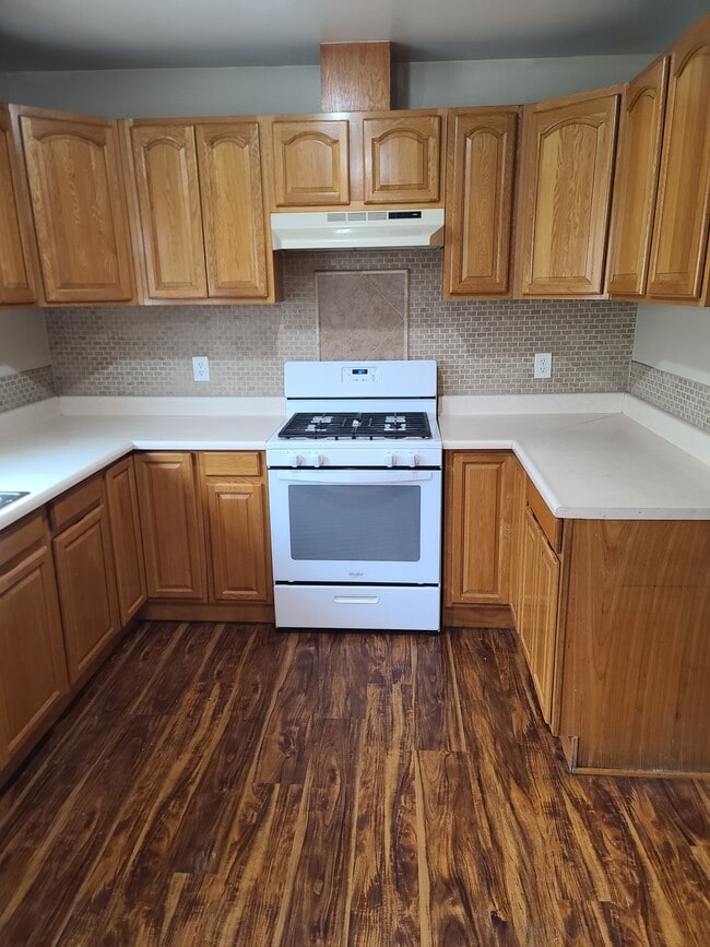 Building Photo - 1323 W Mauretania St