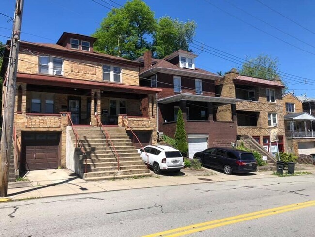 Foto del edificio - 4360 Murray Ave