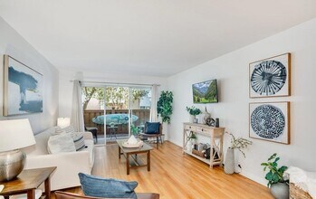 Building Photo - 4600 Lamont St