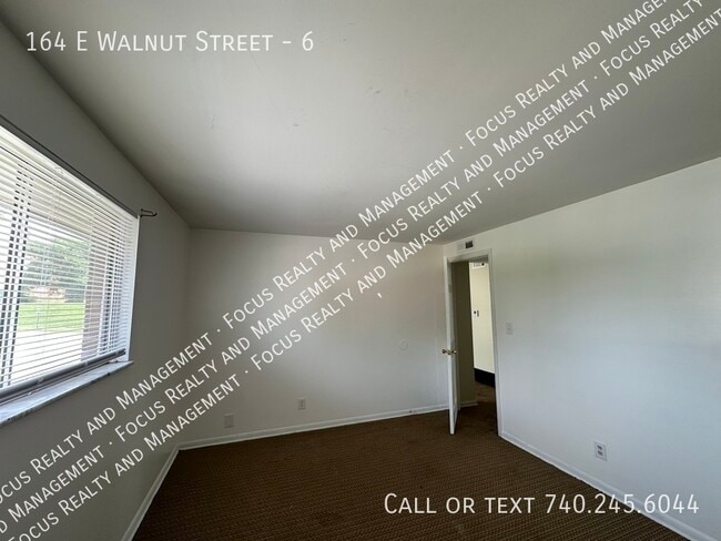 Building Photo - 164 E Walnut St