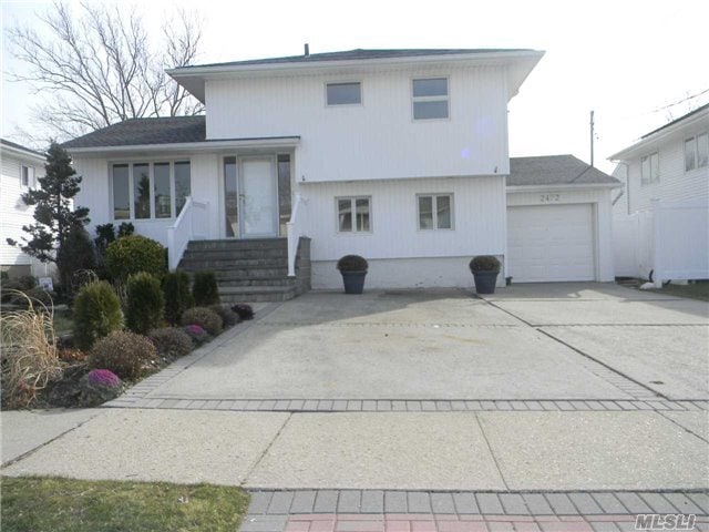 Primary Photo - 2472 Kerry Ln