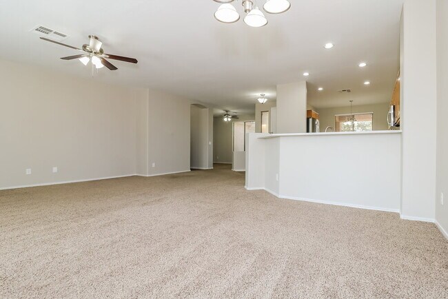 Building Photo - 14817 N 150th Ln
