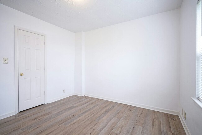 Foto del edificio - 5159 E 16th St