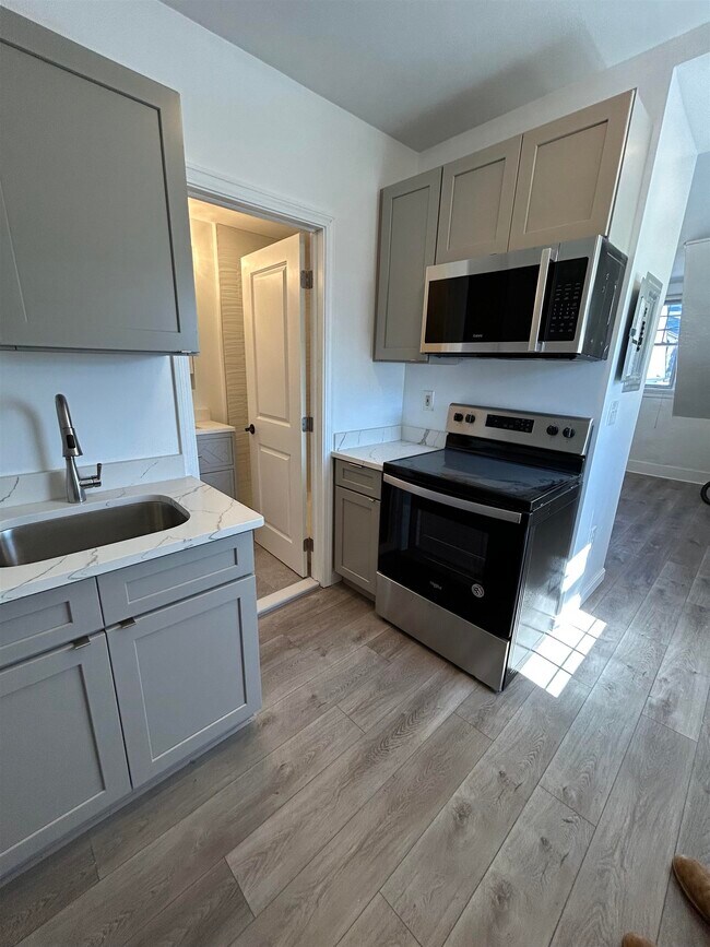 Building Photo - 20 Chapel St