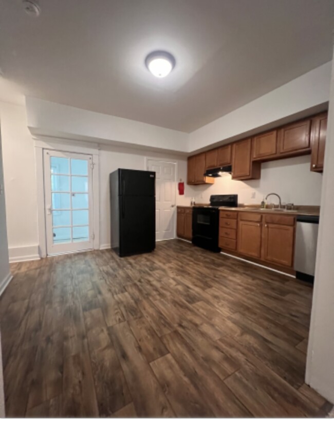 Cocina recientemente actualizada - 7016 Minnesota Ave