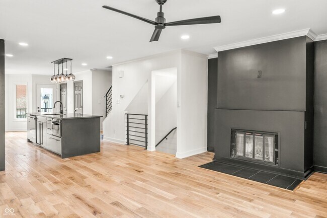 Building Photo - 512 Lockerbie Circle N