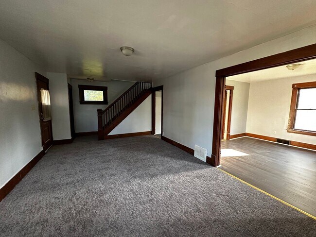 Foto del edificio - 3 br, 1 bath House - 377(379) New Castle Ave