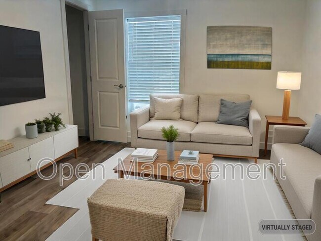 Foto del edificio - 825 1st Ave E