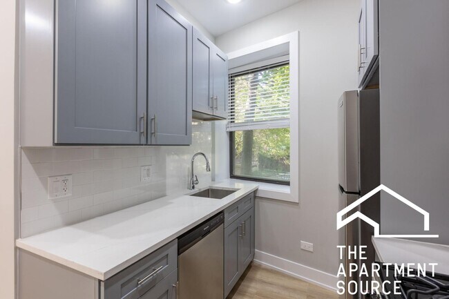 Foto del edificio - 438 W Belden Ave
