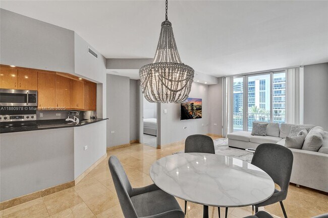 Foto del edificio - 801 Brickell Key Blvd