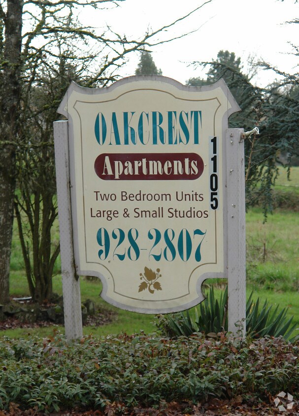 Building Photo - Oakcrest Apartments