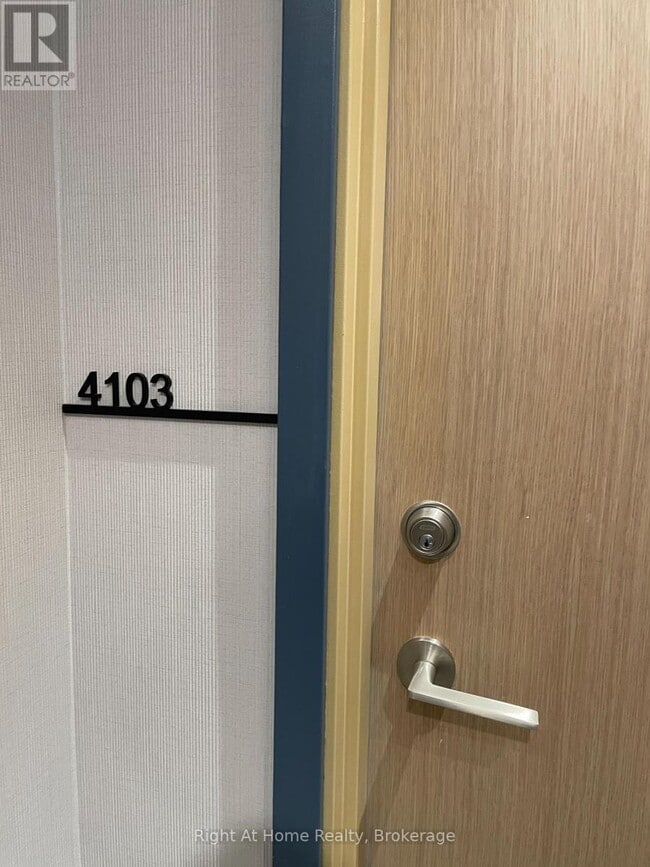 Building Photo - 395 Square One Dr