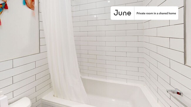 Foto del edificio - Room in Shared 3 bed/2 bath home in Greenpoint