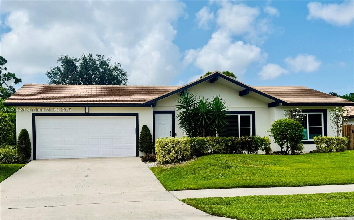 Foto principal - 2411 NW 31st St