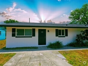 Building Photo - 4878 Serafica Dr