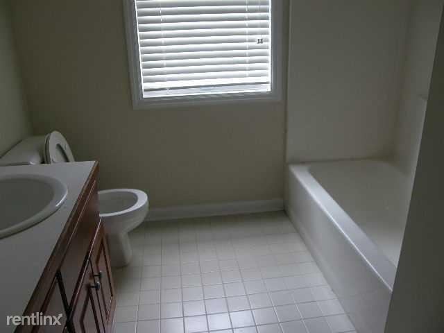 Building Photo - 773 Reeves Lake Dr SW