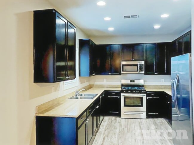 Building Photo - 5686 Diamond Palm Ct