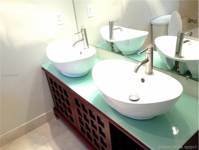 Foto del edificio - 121 Golden Isles Dr