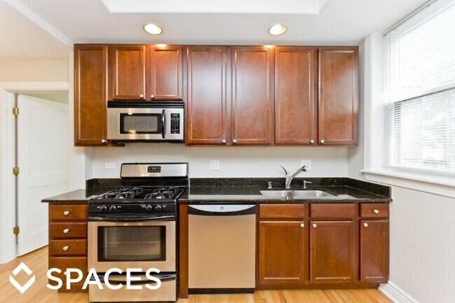 Foto del edificio - 2 bedroom in Chicago IL 60626