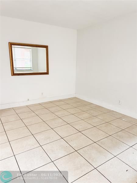 Building Photo - 101 NE 41st St