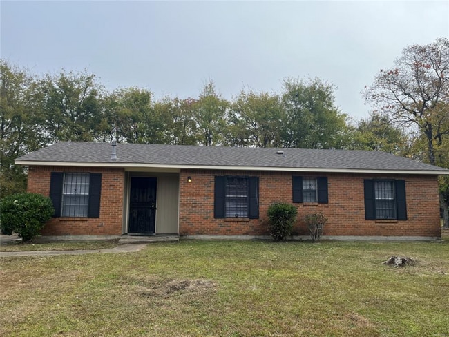 Building Photo - 4142 Strathmore Dr