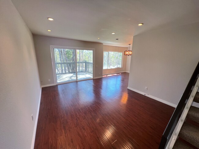 Building Photo - 10587 Caminito Basswood