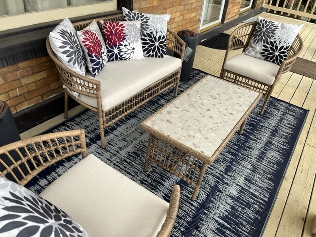 Foto del edificio - 5624 Woodmont St