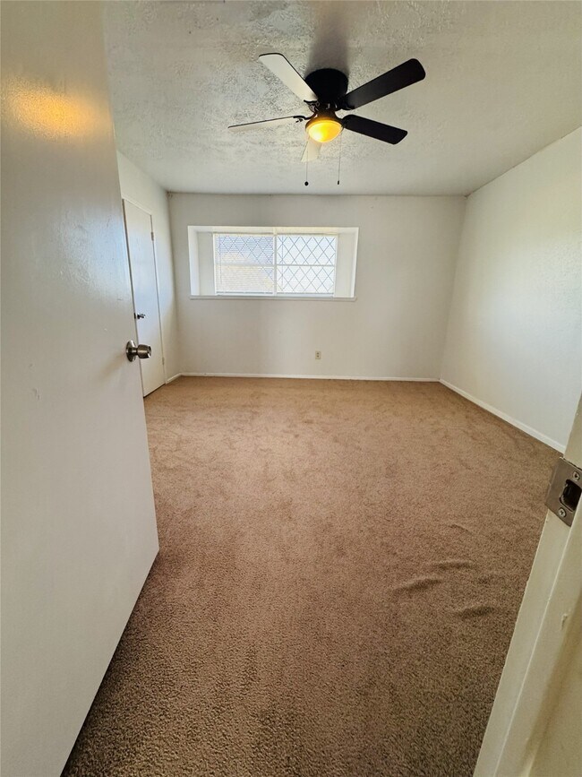 Foto del edificio - 7071 Chasewood Dr