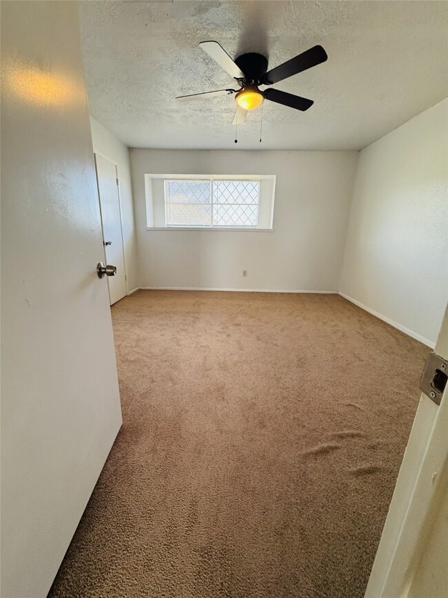 Building Photo - 7071 Chasewood Dr
