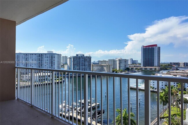 Foto del edificio - 1965 S Ocean Dr