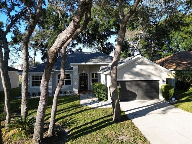 Building Photo - 2560 Tall Maple Loop