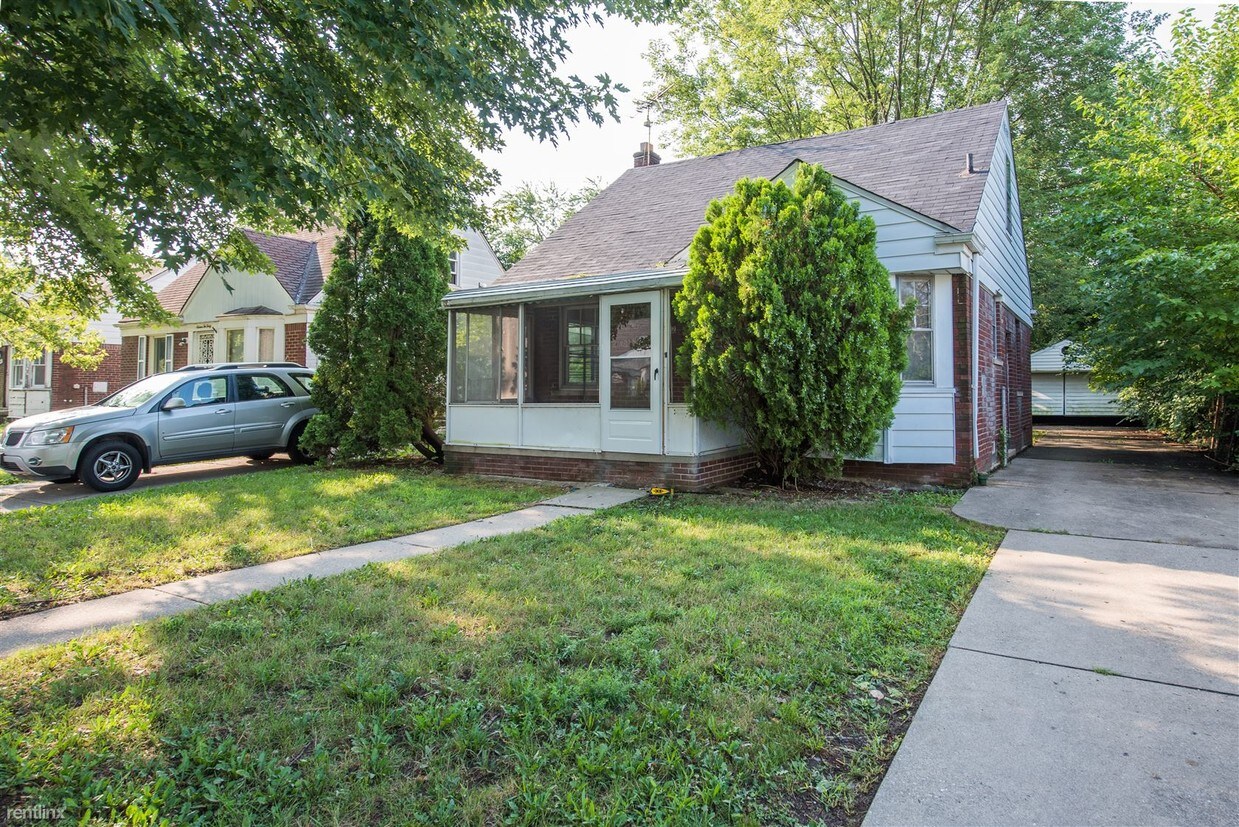 Foto principal - 3 br, 1 bath House - 16232 Manning St