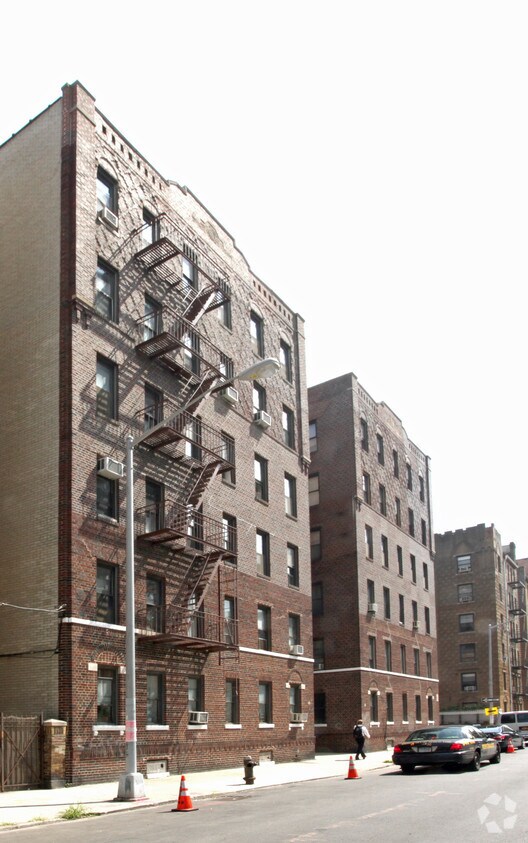 Foto del edificio - 417 Brightwater Ct