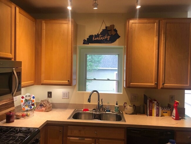 Foto del edificio - 5105 E North St