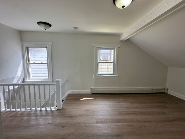 Building Photo - 300 Redmond St