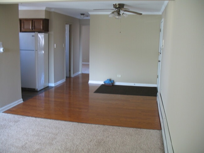 Building Photo - 709 W 65th St