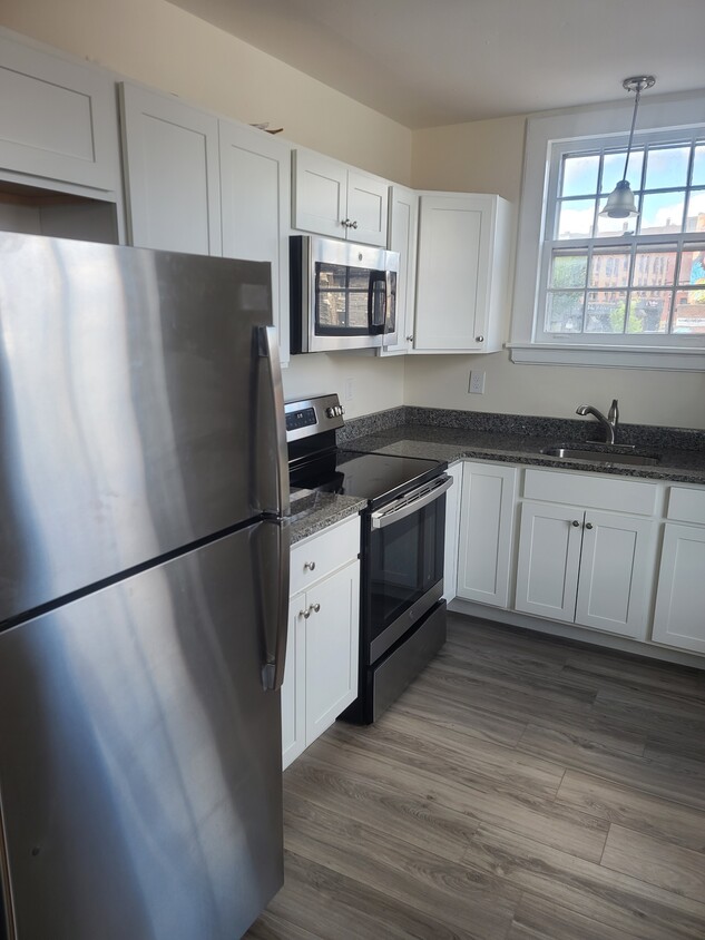 Kitchen - 51 Main St
