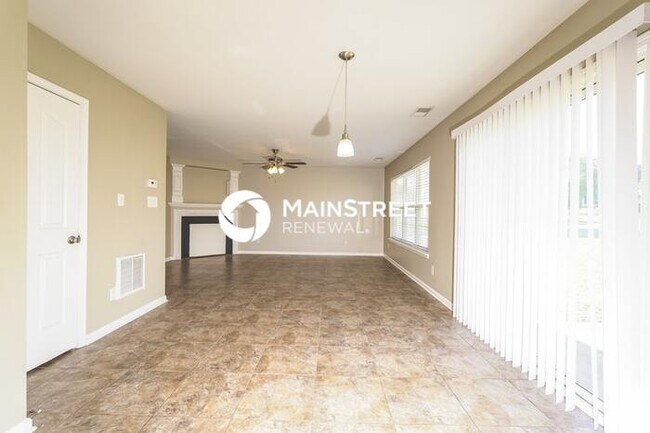 Foto del edificio - 3 Bedroom Pet-Friendly Home in Winston-Salem, NC with Main Street Renewal