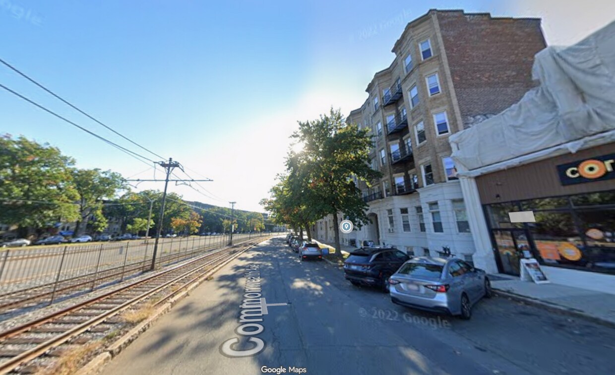 Foto principal - 1121 Commonwealth Ave