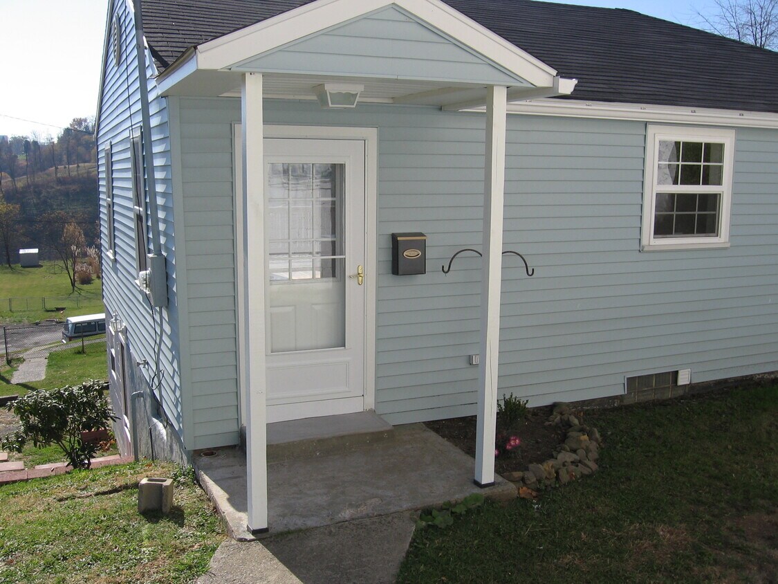 Primary Photo - 946 Buena Vista Boulevard